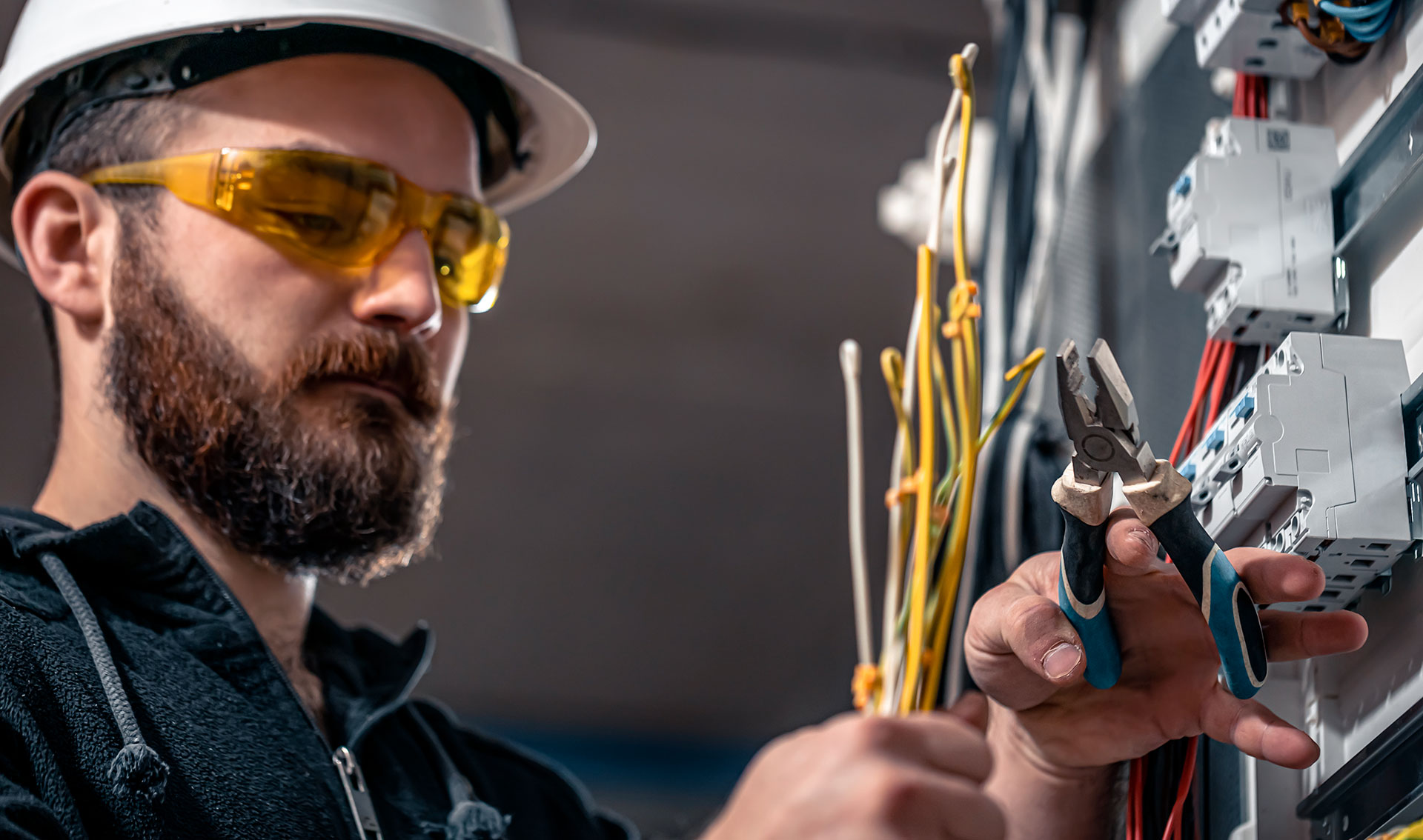 Électricien compagnon